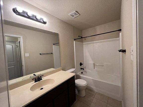3rd image of 288 Rosalie Dr