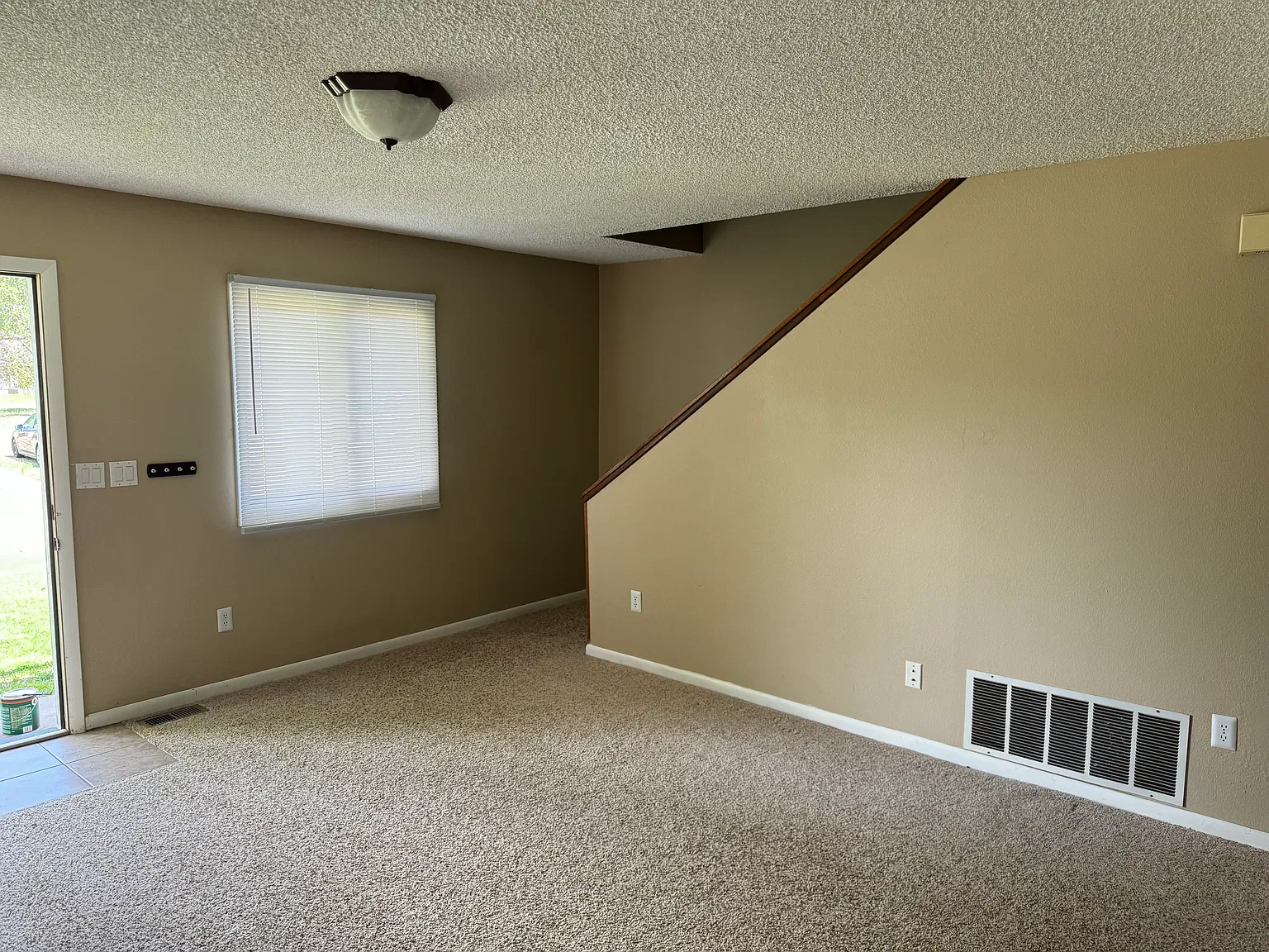 206 Terrace Dr — Photo 3