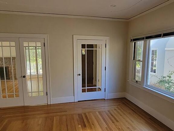 5th image of 625 S 15th St