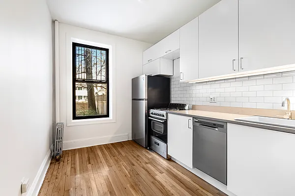 Rented by Compass | media 7