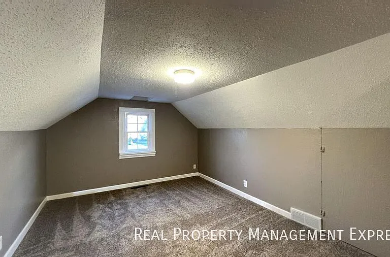 808 S Glendale Ave — Photo 12
