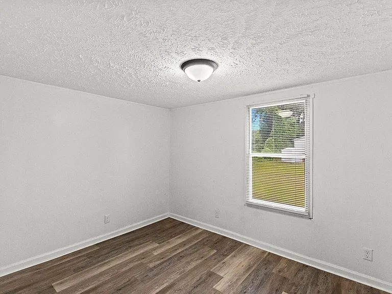 185 Justice Rd #4 — Photo 20