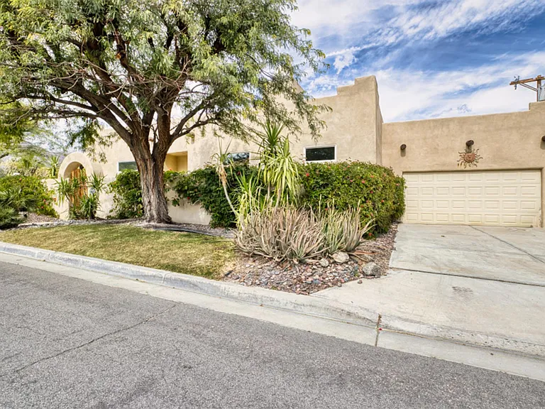 53740 Avenida Navarro — Photo 19