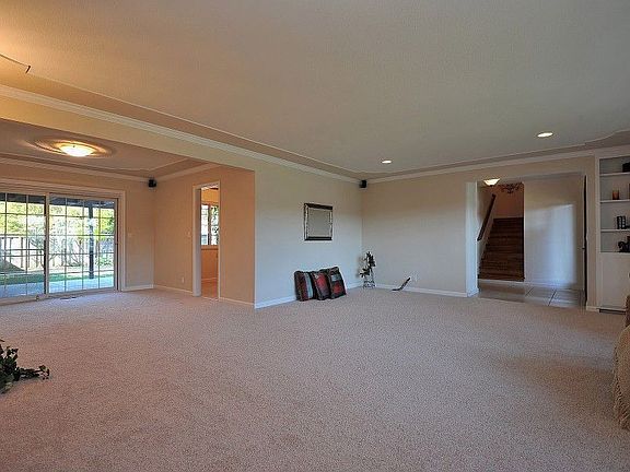 4th image of 2513 Cherry Ave