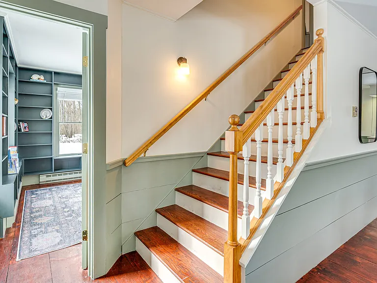 470 Maple St — Photo 36