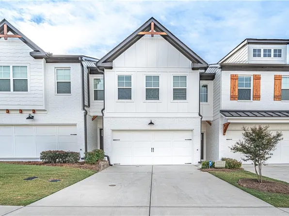 124 Auburn Woods Dr, Auburn, GA 30011