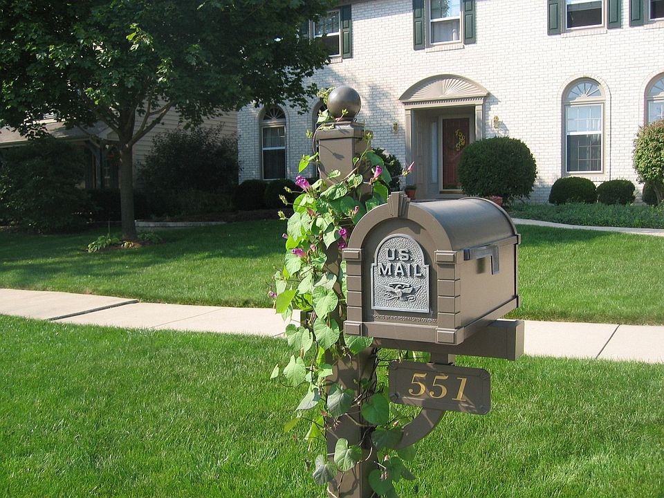 551 De LaSalle Ave.