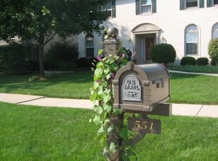 551 De Lasalle Ave, Naperville, IL 60565