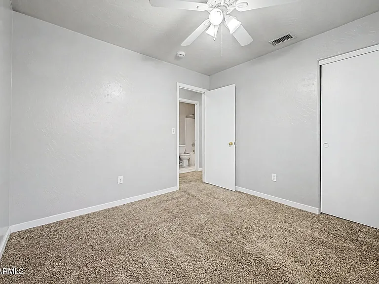 905 E Potter Dr — Photo 11