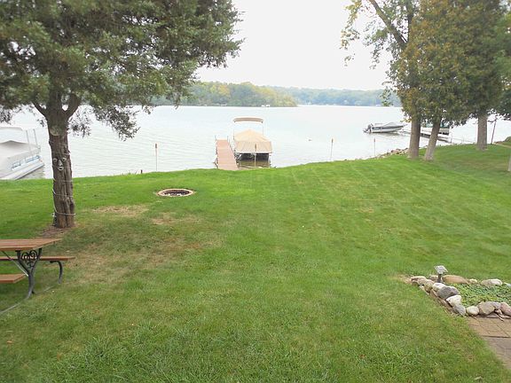 3rd image of 5692 W Lake Dr