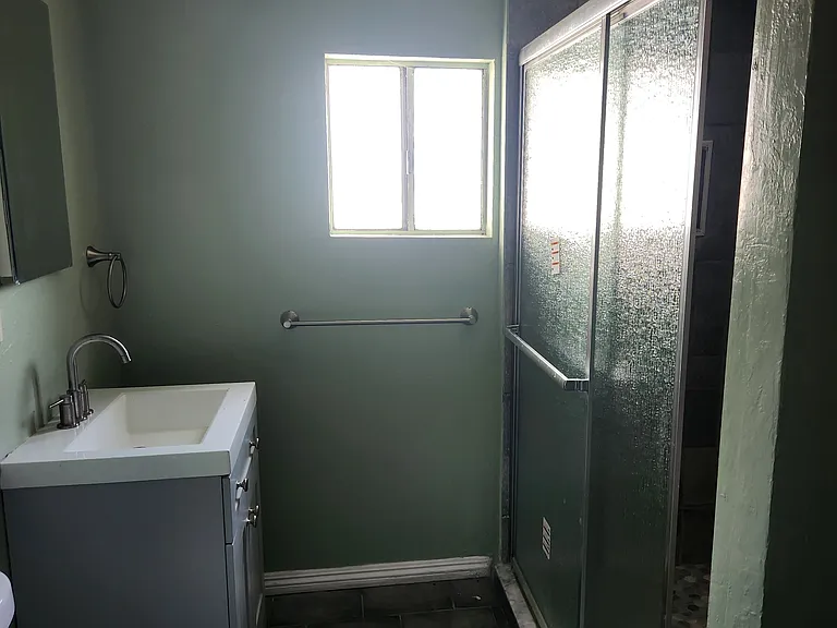 1470 Murchison St — Photo 10