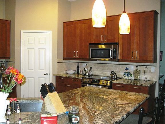 5th image of 621 Pineland Ln