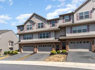 6420 Creekbend Dr, Mechanicsburg, PA 17050