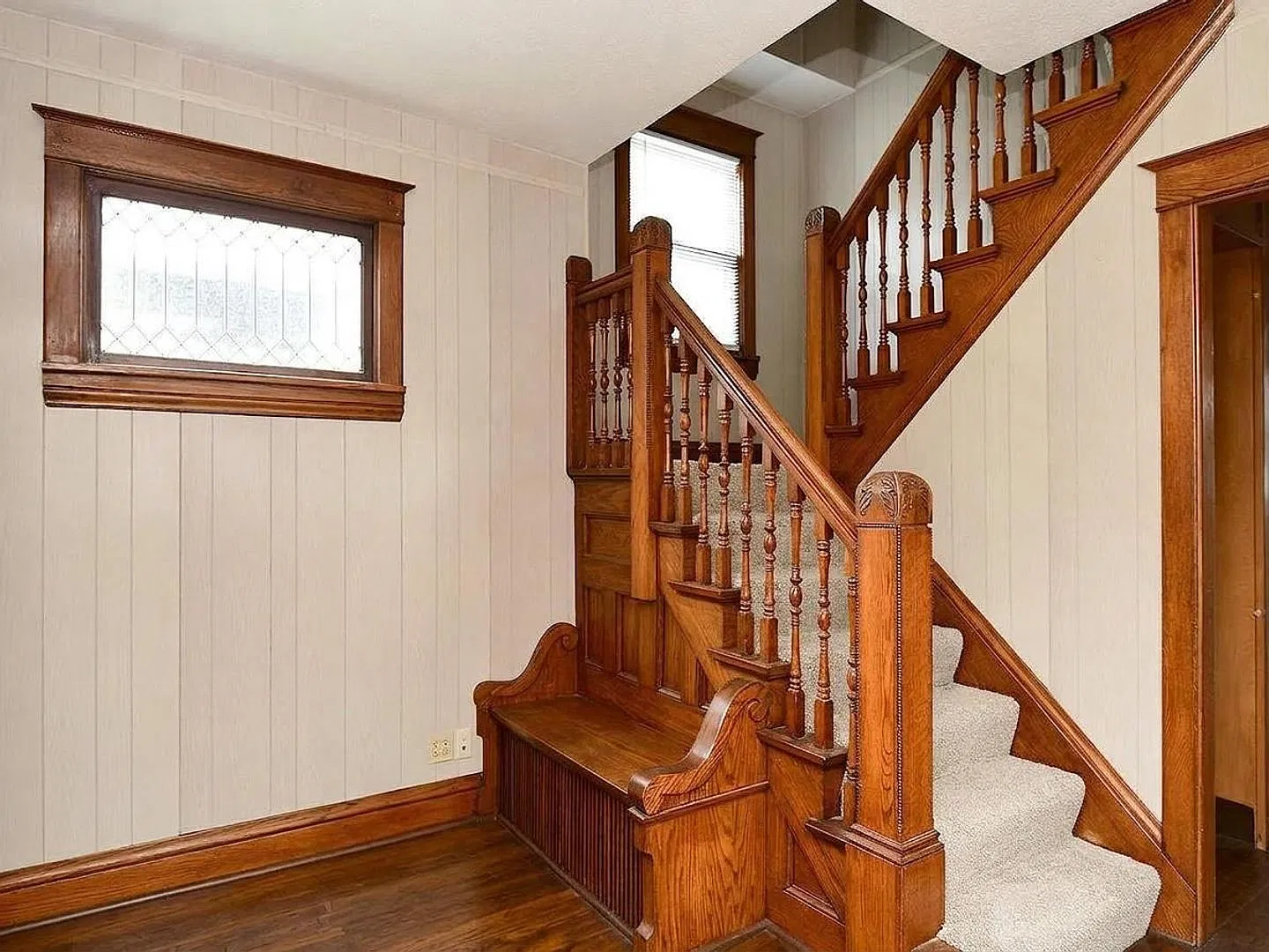Spacious 3 Bedroom Home in Midtown w/ 2 Car Garage! — Photo 4