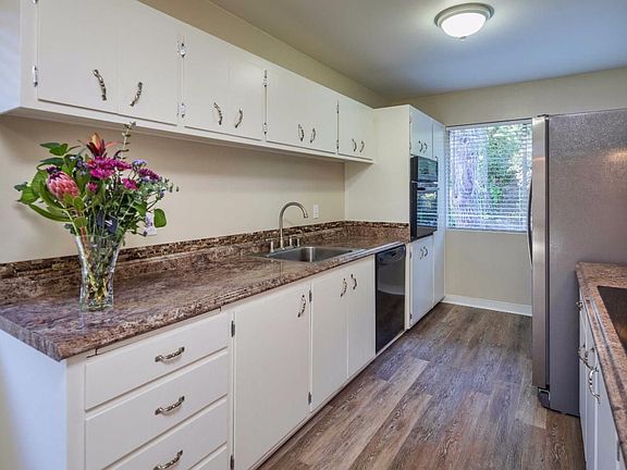 5th image of 2340 Erin Pl