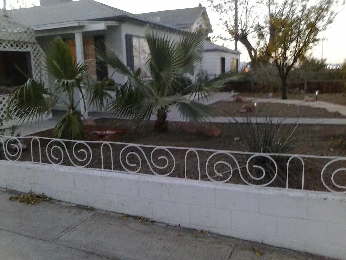 2 bed, 1.5 bath, 1358 sqft, $1,685 — Photo 2