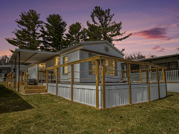 15301 Lake Shore Dr #17, Gowen, MI 49326