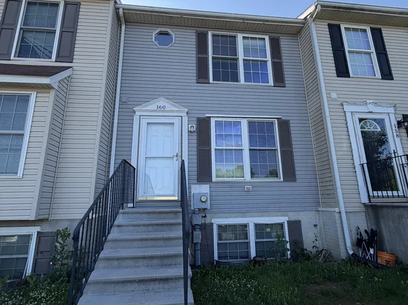 160 Lee St #1, Martinsburg, WV 25404