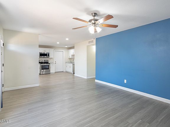 2nd image of 5421 W WILSHIRE Drive