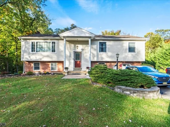 65 Mountain Cir, West Milford Twp., NJ 07480