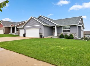 2923 James Pkwy SW, Cedar Rapids, IA 52404
