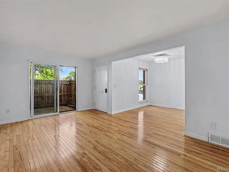 9472 W Utah Pl — Photo 2