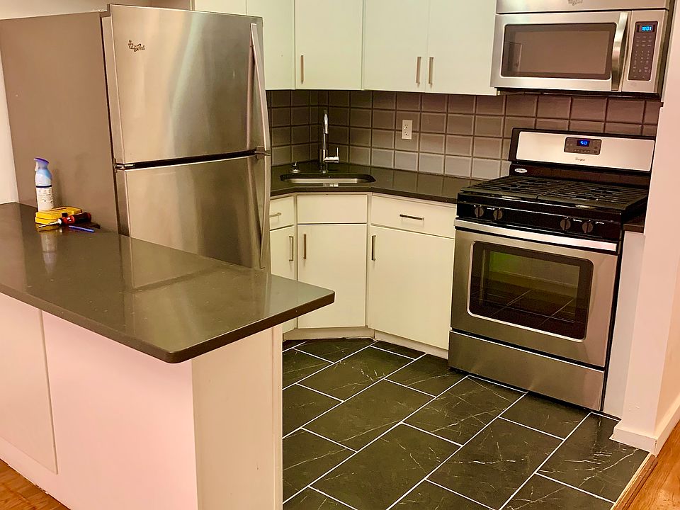 1st image of 15 Columbus Pl #1