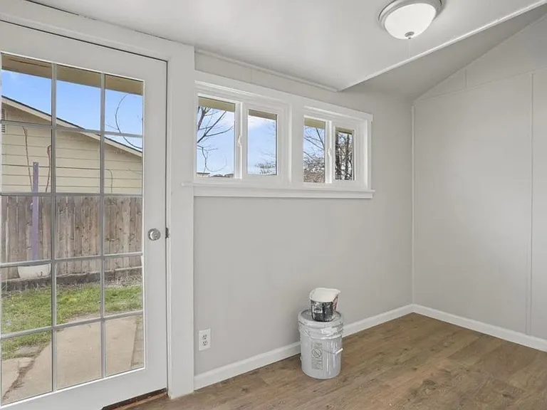 724 15th Ave S — Photo 15