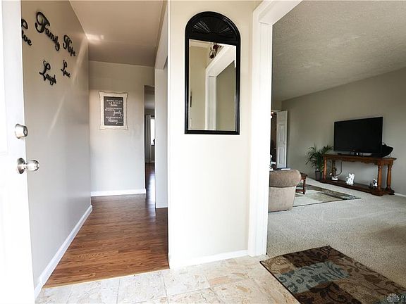3rd image of 232 Carlwood Dr