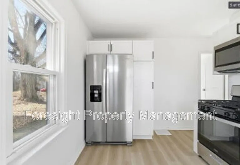 1582 Vendome Dr S — Photo 5