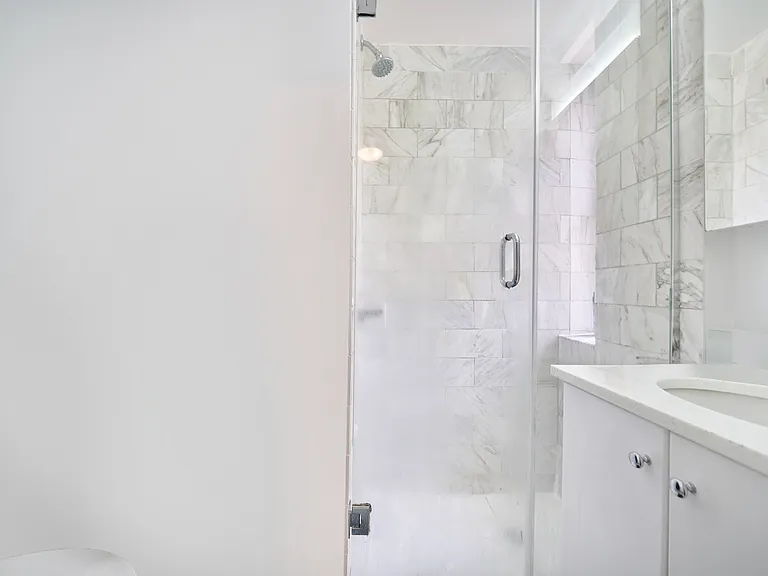 211 Avenue A #25 — Photo 4