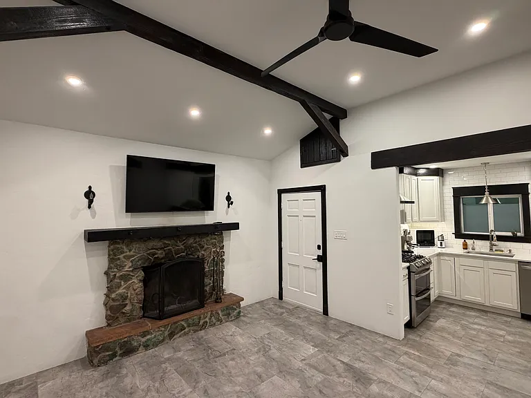 3981 E Desmond Ln — Photo 22