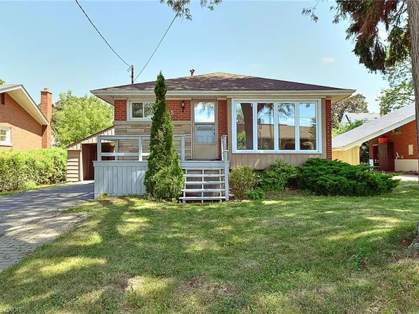 245 W 33rd St, Hamilton, ON L9C 5J7