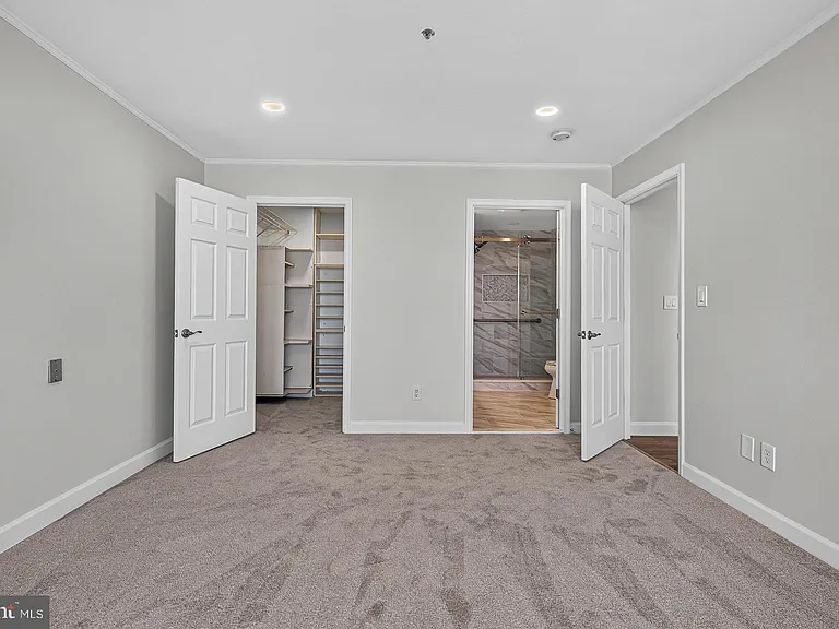 100 Harborview Dr #411 — Photo 16