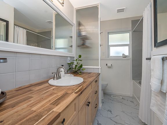 2nd image of 9727 Hazel St