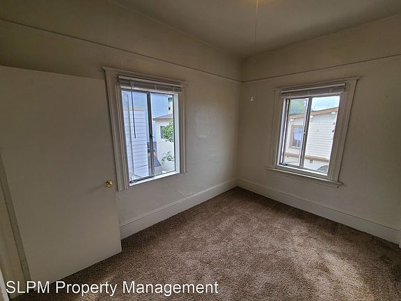 4th image of 677 32nd St