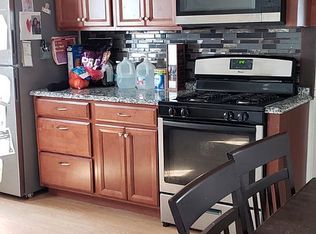 44-46 Cumerford St, Providence, RI 02909