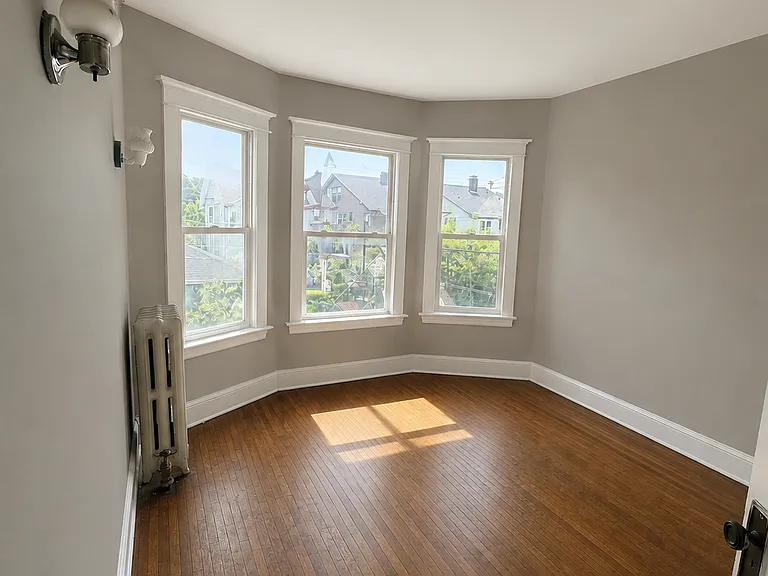 314 Bedford Ave #2 — Photo 7