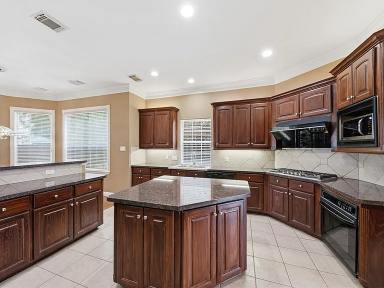 17 Ambleside Crescent Dr — Photo 12