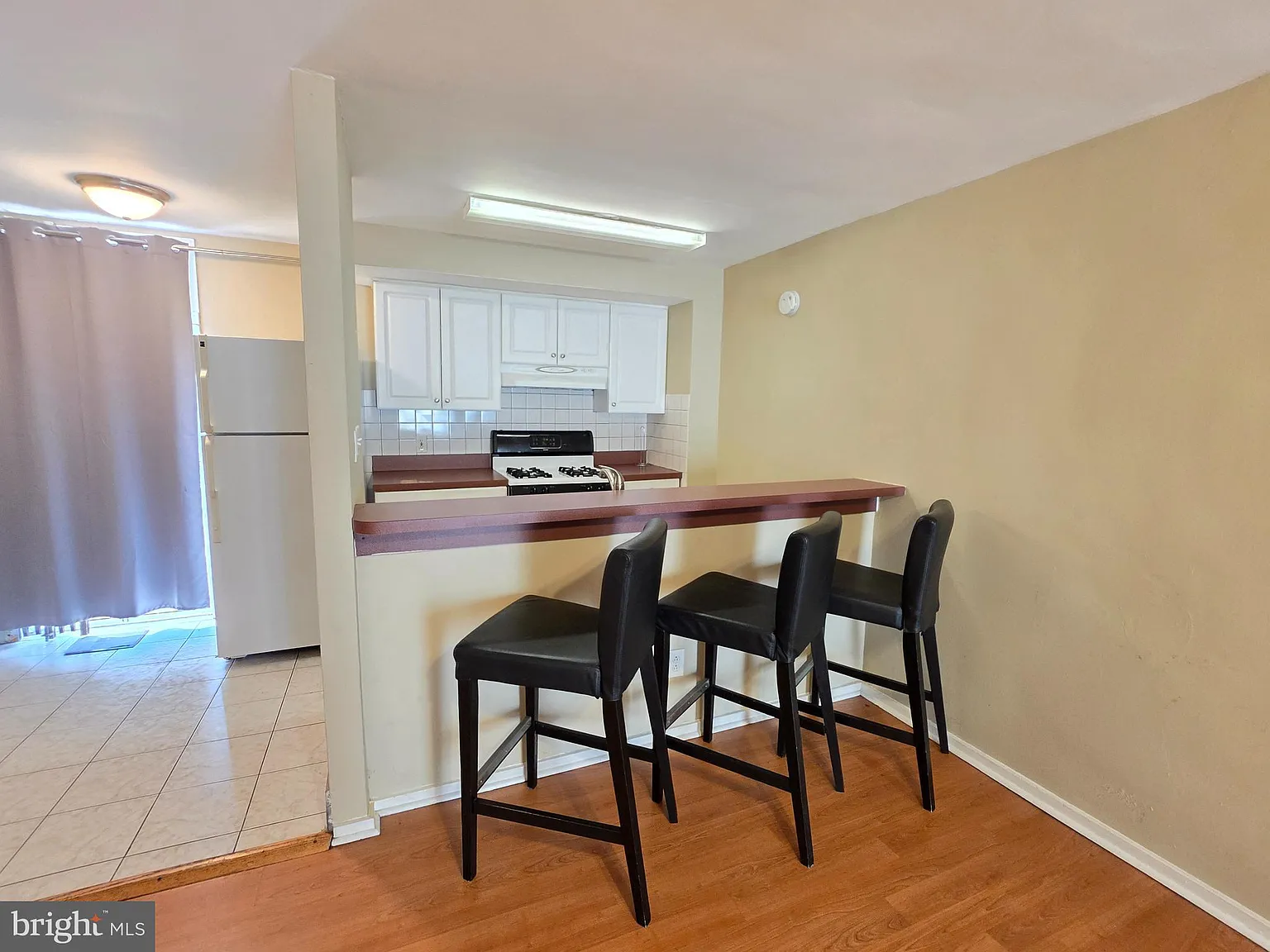 4 bed, 2000 sqft, $3,200 — Photo 4
