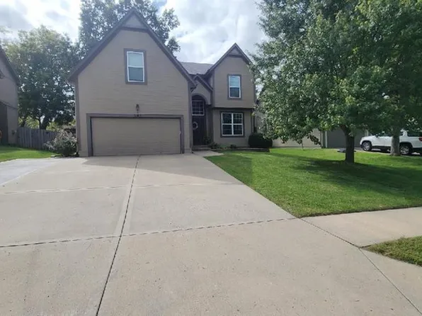 541 E Mockingbird St, Gardner, KS 66030