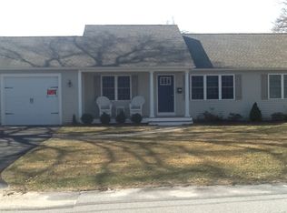 2 Enfield Dr, West Warwick, RI 02893