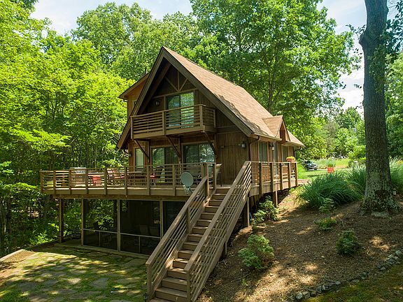 3rd image of 101 Island Ln