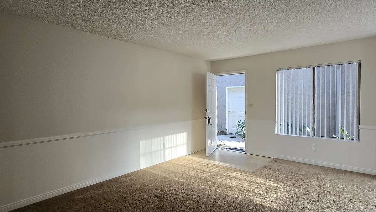 Building Photo - 310 Junipero Serra Dr #101