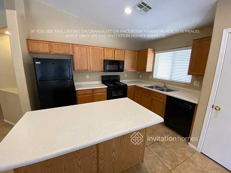 9129 W Mackenzie Dr — Photo 5