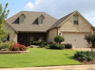 326 Copper Creek Dr, Jackson, TN 38305