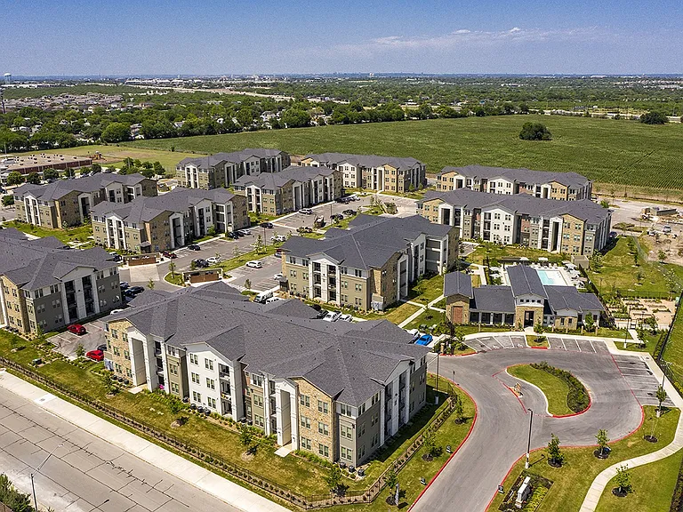 The Scott at Medio Creek — Photo 9