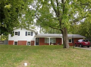 916 W Post Rd, Anderson, IN 46012