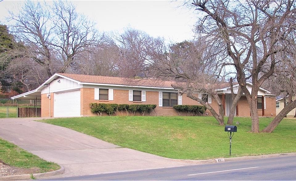 1st image of 831 Estates Dr