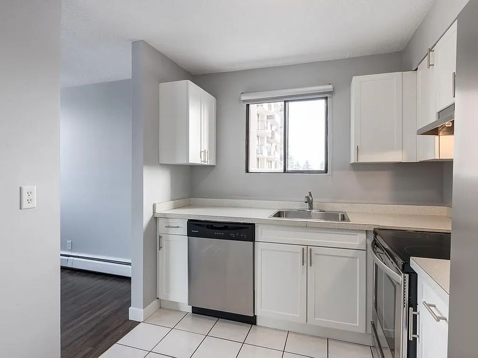 1st image of 2105 90th Ave SW #1068108